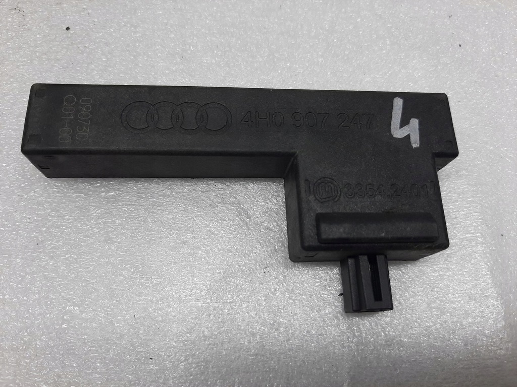 фото №1, Audi a8 d4 антенна keyless go entry 4h0907247