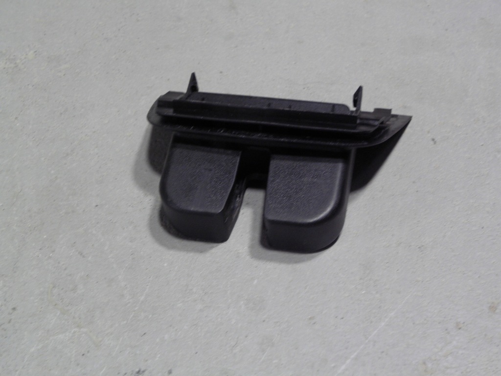 фото №4, Audi a3 8p sportback // защита замка крышки багажника 8p4827520