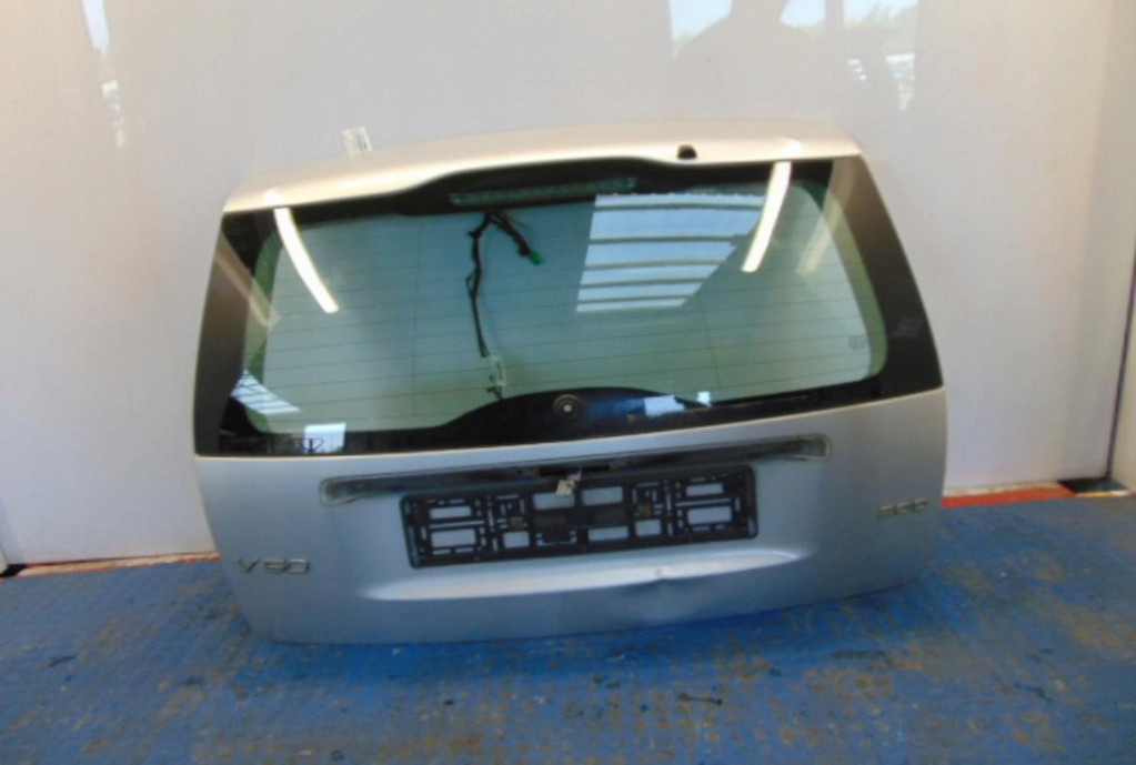 фото №2, Volvo v50 задня кришка багажника