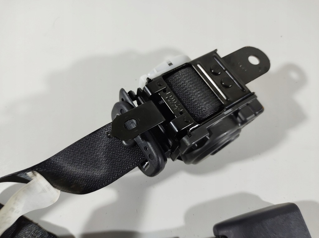 фото №6, Lexus is300h 13r pas безопасности задняя средний