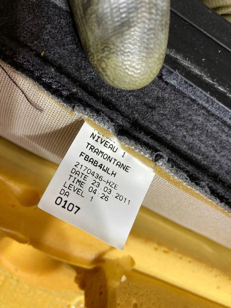 фото №5, Peugeot 5008 2013 перед сторона левая спинка сиденье материал