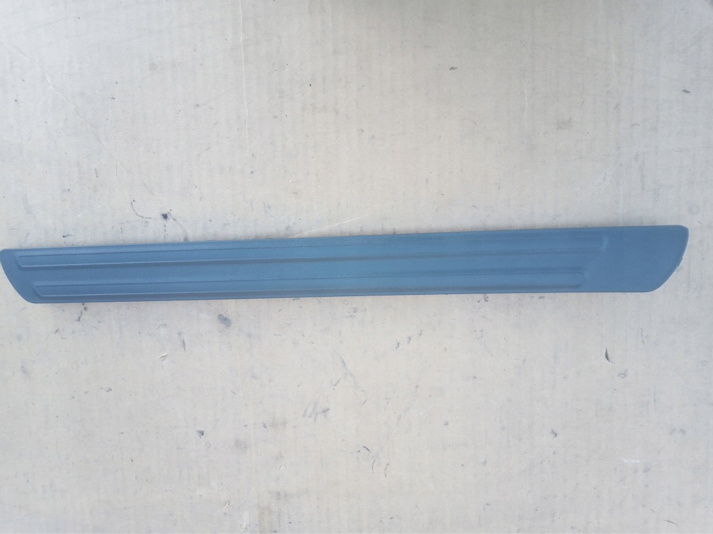Купить Накладка порога  правый  передок  audi q7 4l0853656