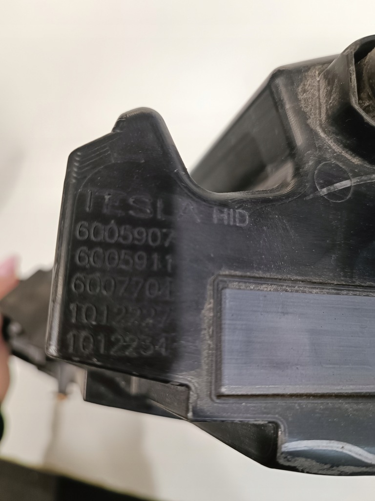 фото №10, Лампа перед права tesla s 2016-