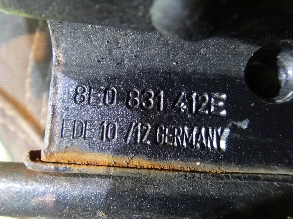 A3 8p рестайлинг  09r кабриолет  петли дверь правое перед в Украине