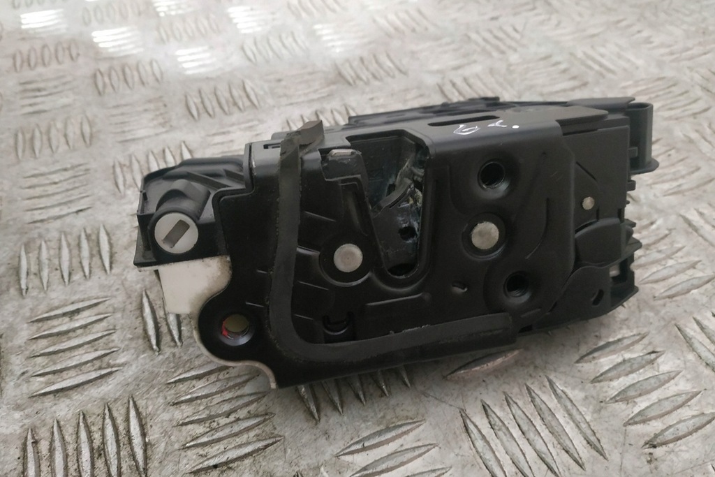 фото №8, Замок лівих передніх двері vw cc 358 5n2837015e 2.0l дизель 103kw 2013