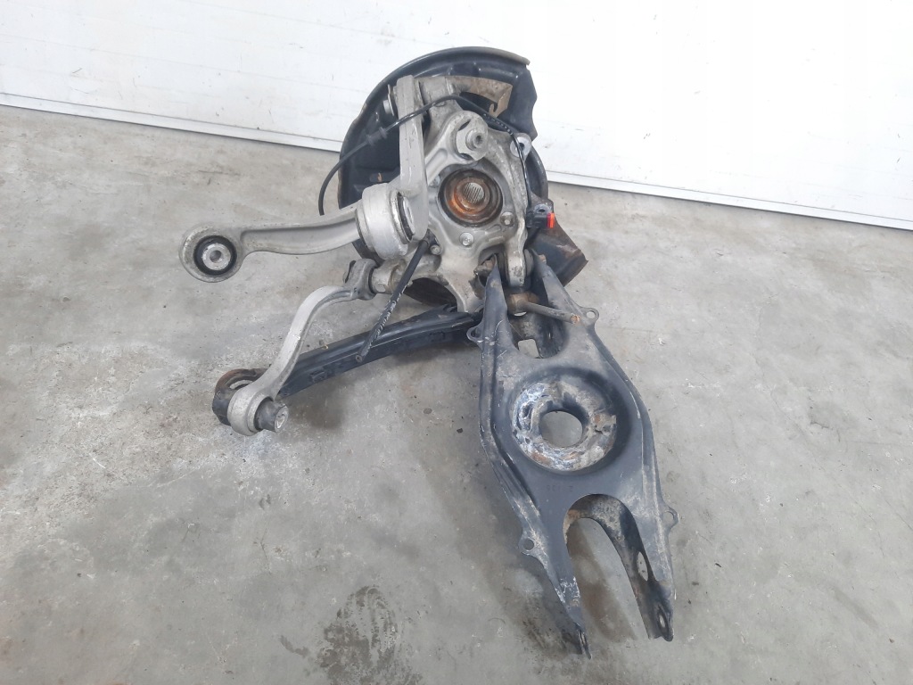 Купить Поворотный кулак подвеска правый задний  mercedes w218