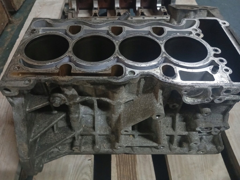 фото №8, Bmw e87 e90 n43 n43b20a блок двигателя основание номинал