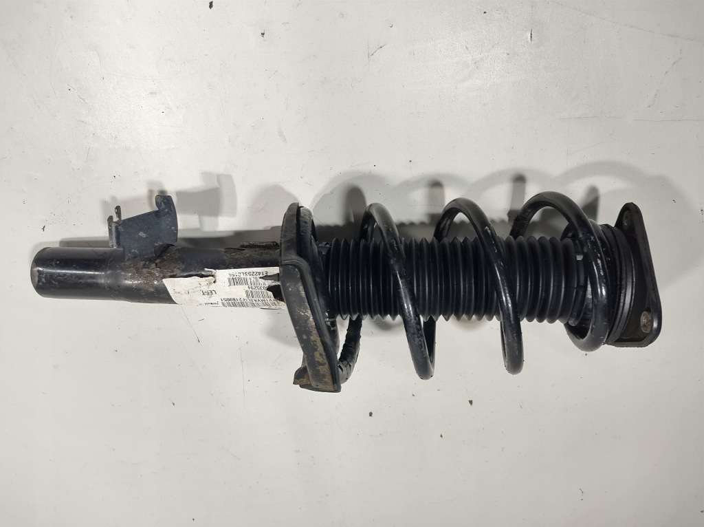 фото №1, Volvo v40 14r - mcperson левый перед