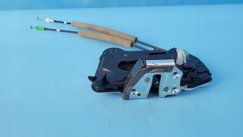 фото №1, Corolla e21 19r замок дверь правый перед 4 pin