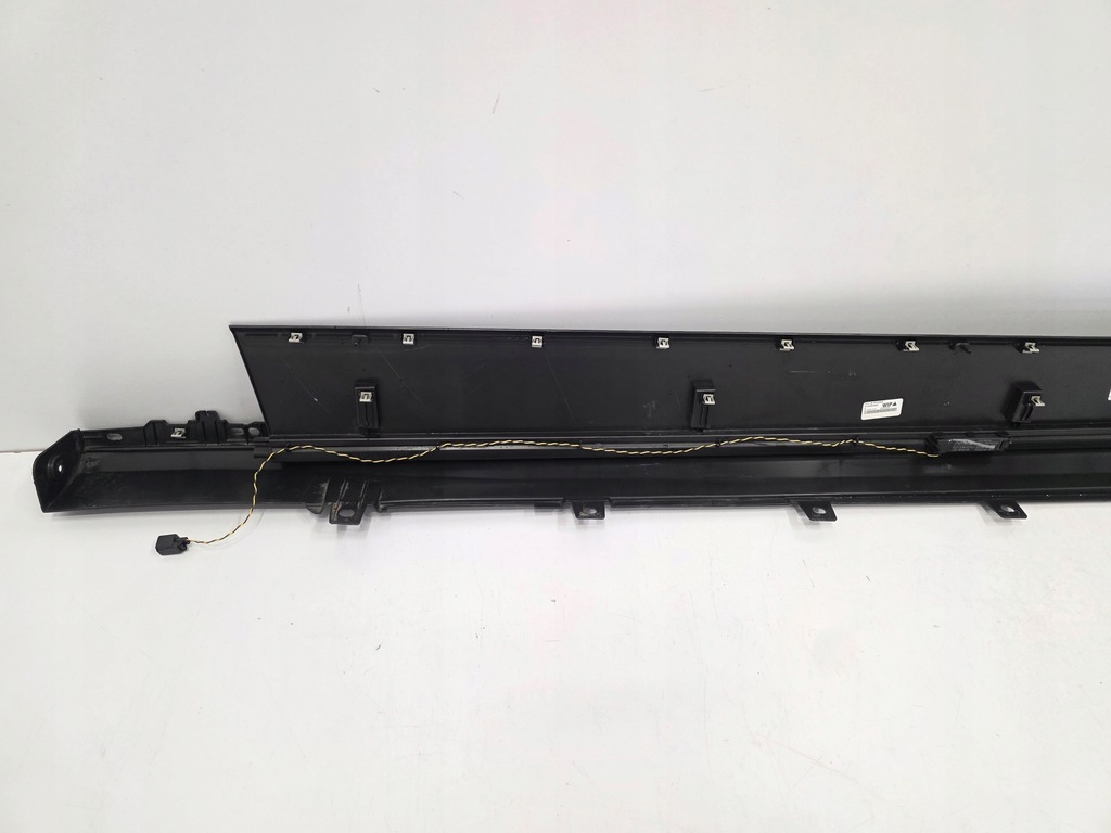 фото №8, Молдинг поріг права поріг ford mustang mach-e lj8b-r10154-aaw lj8b-r10154