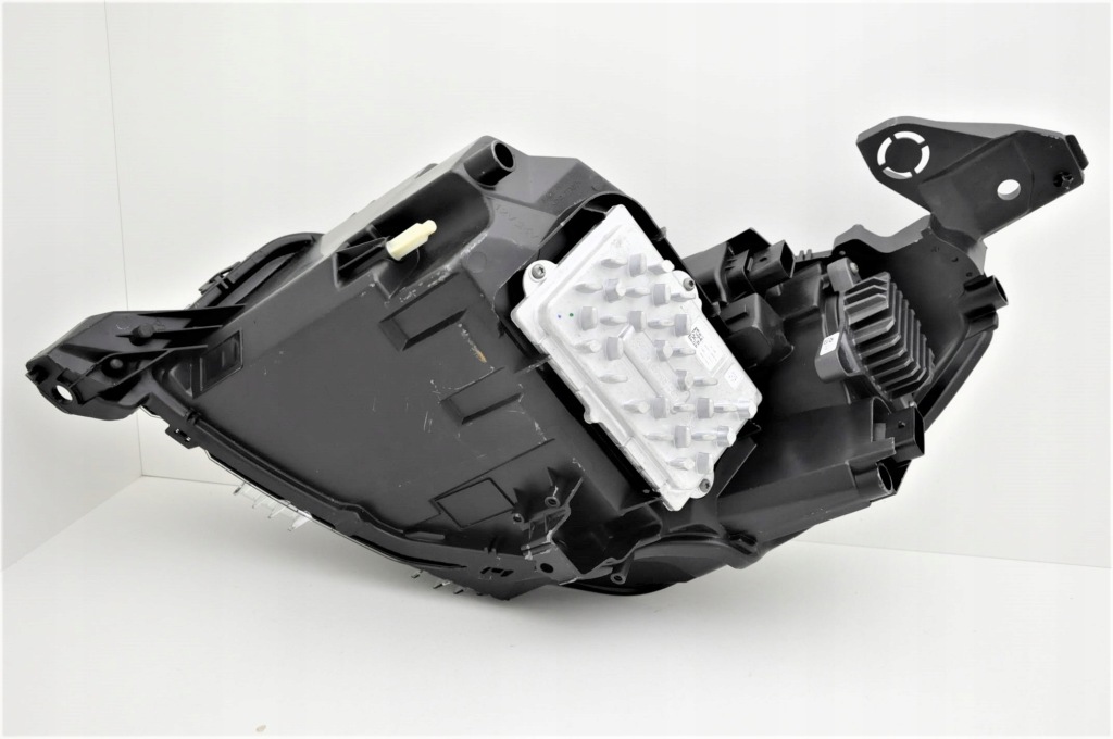 фото №3, Peugeot 208 od 2018- фара led правый новый