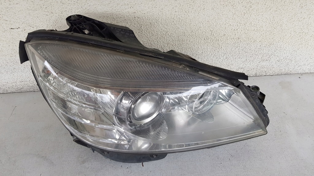 фото №1, Лампа передня перед права mercedes w204 ксенон