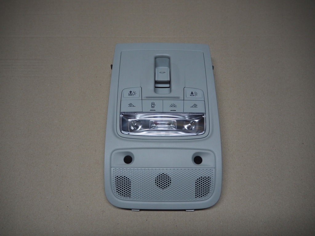 фото №1, Audi q3 8u лампа освещение салона 8x1947135ak