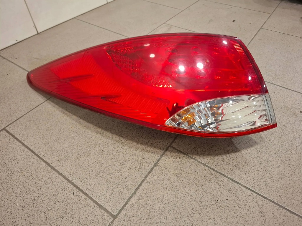 фото №1, Hyundai ix35 10-15r лампа лівий задня 92401-2y0