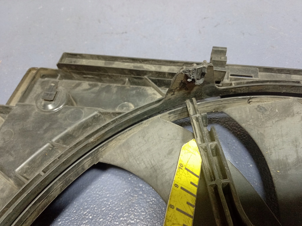 фото №7, Citroen berlingo вентилятор корпус вентилятор радиатора 4 контакты 9805897480