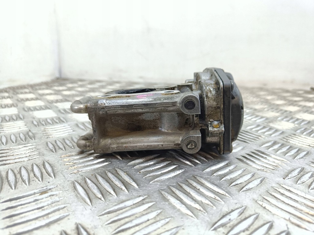 Toyota avensis t270 2011 клапан egr Зі Шроту