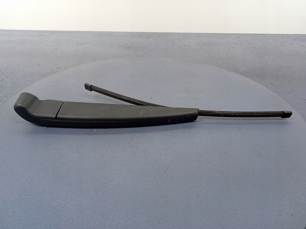 фото №1, Bmw 1 f40 важіль двірники задня 7489776