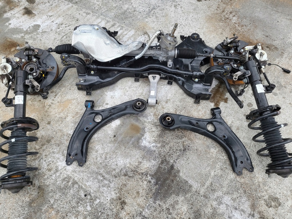 фото №1, Hyundai tucson 3 mcperson амортизатор поворотный кулак тормозные диски