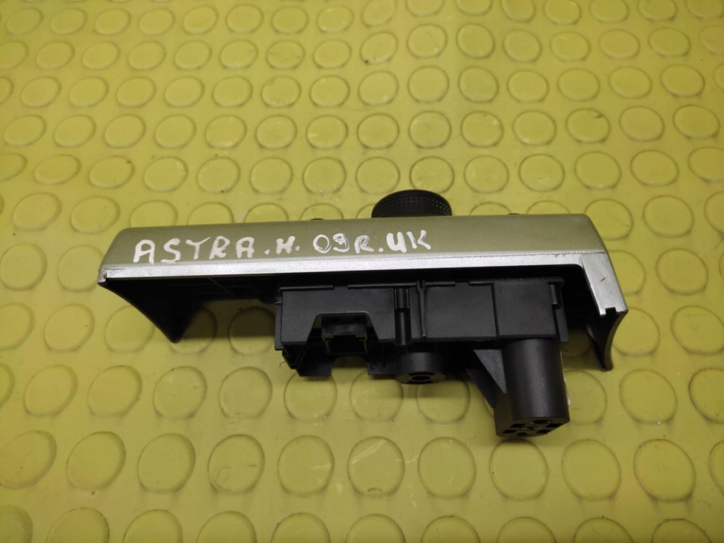 Opel astra h вимикач світла 13100132zp в Україні