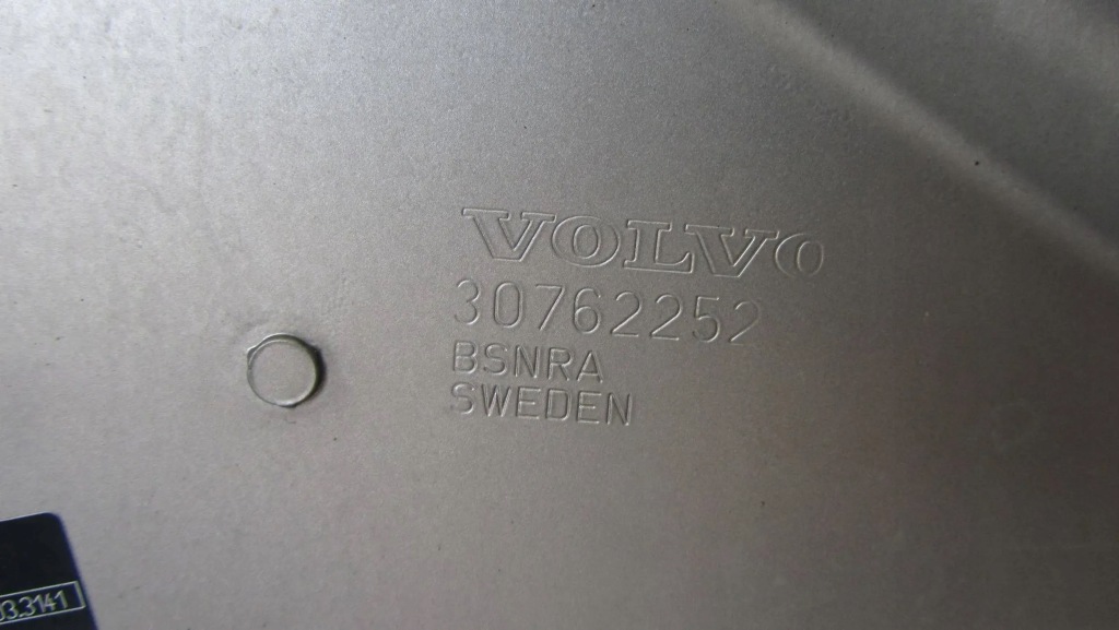 Volvo xc60 капот крышка двигателя 484- 08-13 с Разборки