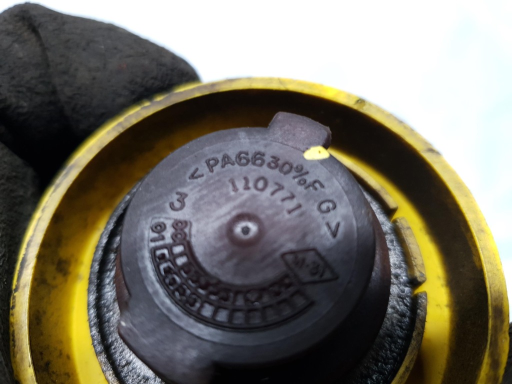 фото №3, Кришка заливна горловина оливи renault thalia 1.4 clio