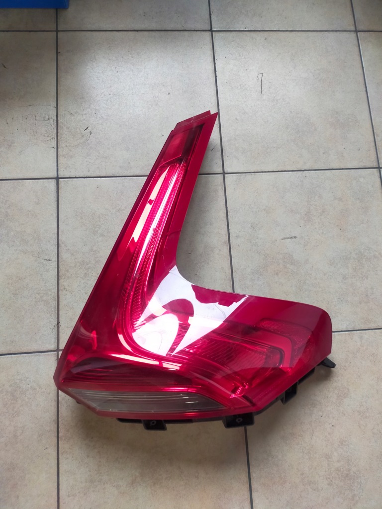 Volvo v40 2 - фара задня ліва правий кронштейн  led Доставка