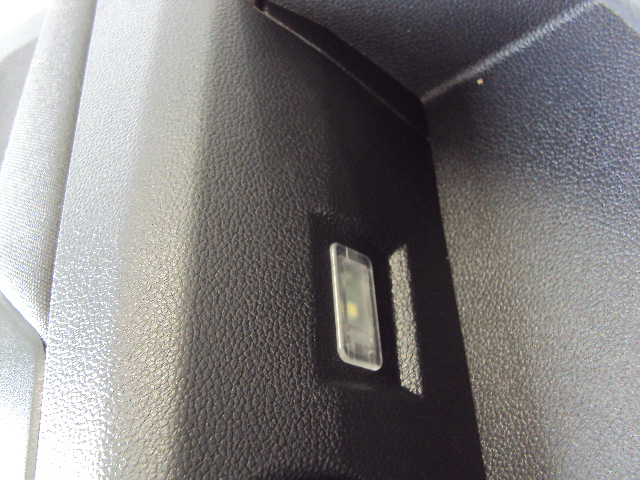 фото №4, Обивка дверь правый перед vw t-roc 1.5 tsi 20r