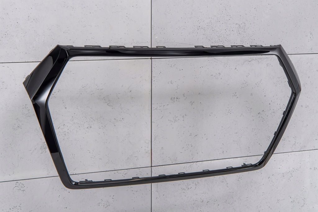 фото №8, Audi q7 sq7 4m 15-20 przed faceliftingiem czarna рамка решітка 4m0853651b