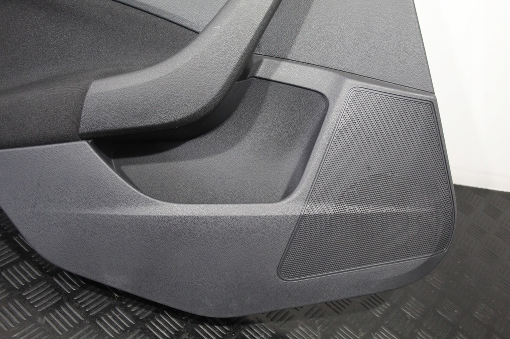 фото №4, Обшивка обивка дверь левый задняя skoda scala 657