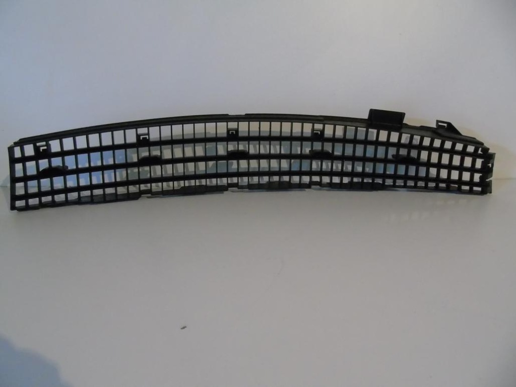 Решётка бампера перед renault clio 3 3 05-08 Цена