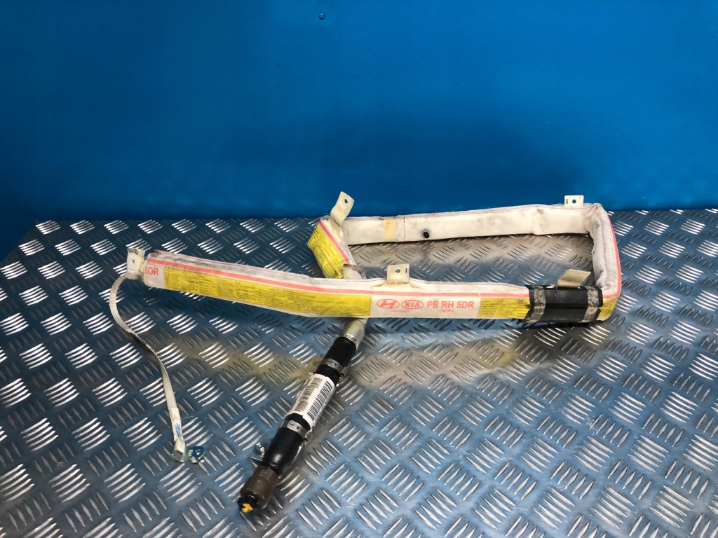 фото №1, Hyundai i20 lift 12- права шторка безпеки 5d подушка безпеки