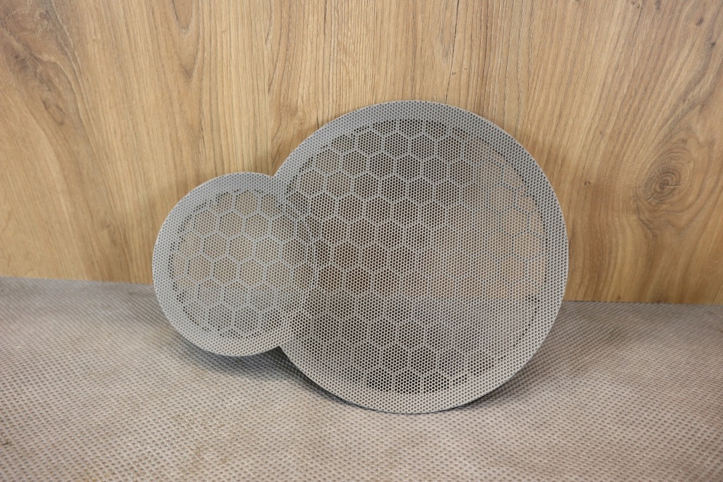 Купить Mercedes slk 171 r171 накладка динамика левая обшивка дверь 17172703088