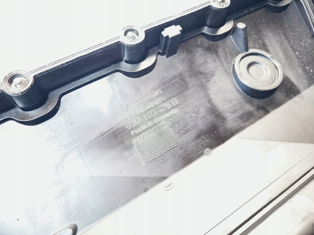 фото №8, Крышка клапанов 03g103475b audi