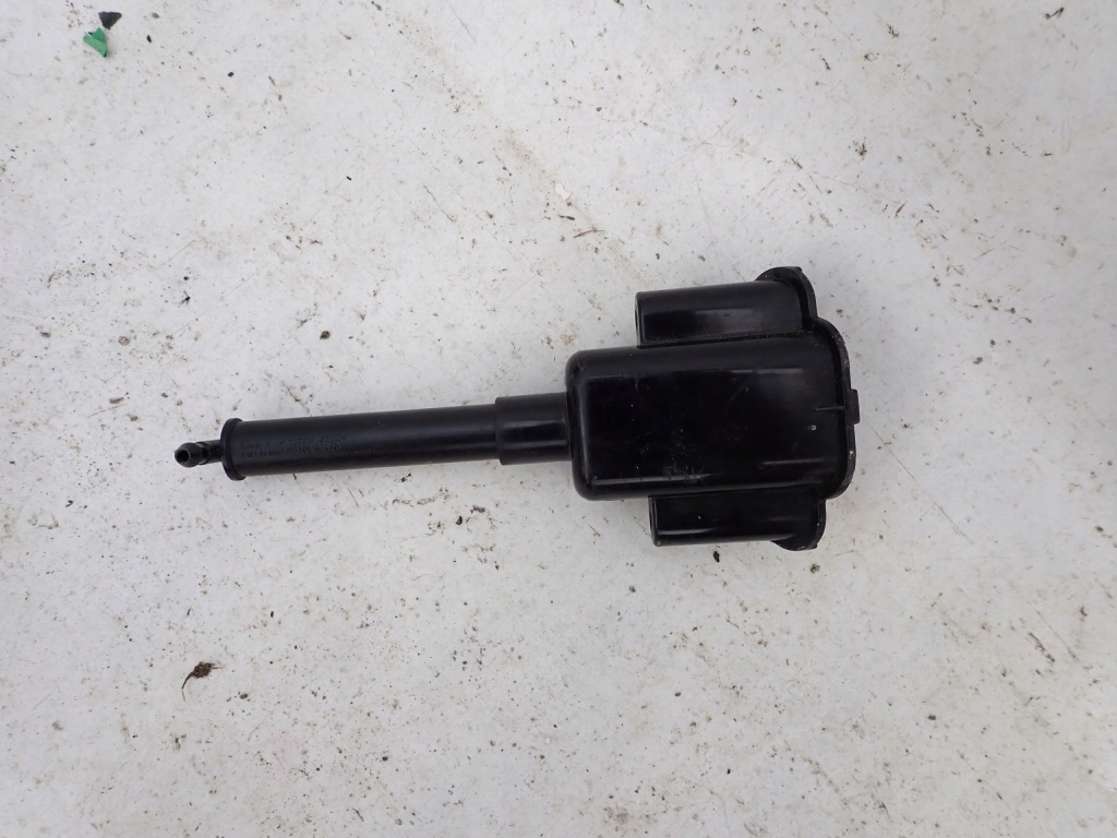 фото №1, Toyota auris 15-18 spriskiwacz левый форсунка