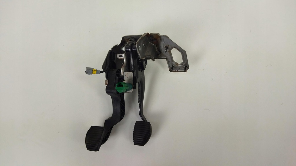 фото №1, Peugeot 2008 i педали педаль тормоз сцепление eu