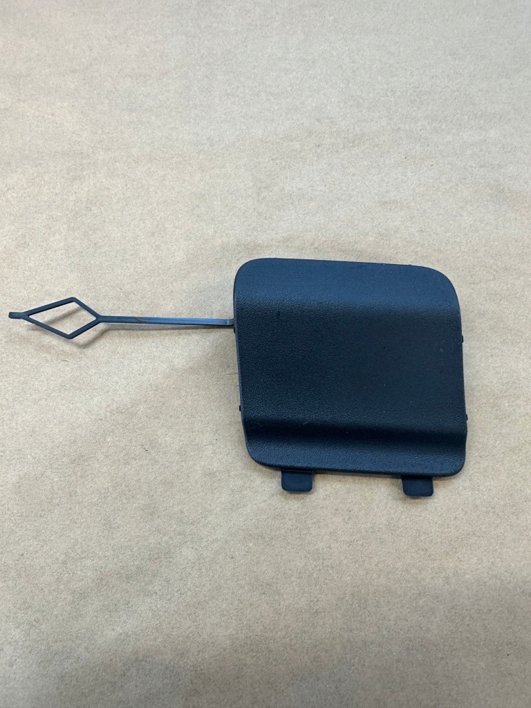 фото №1, Mercedes-benz sprinter заглушка фаркоп перед a9108850600