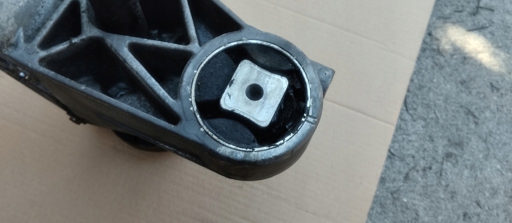 фото №5, Mercedes-benz vito 2.2 опора полуось a6112220009 6382420313