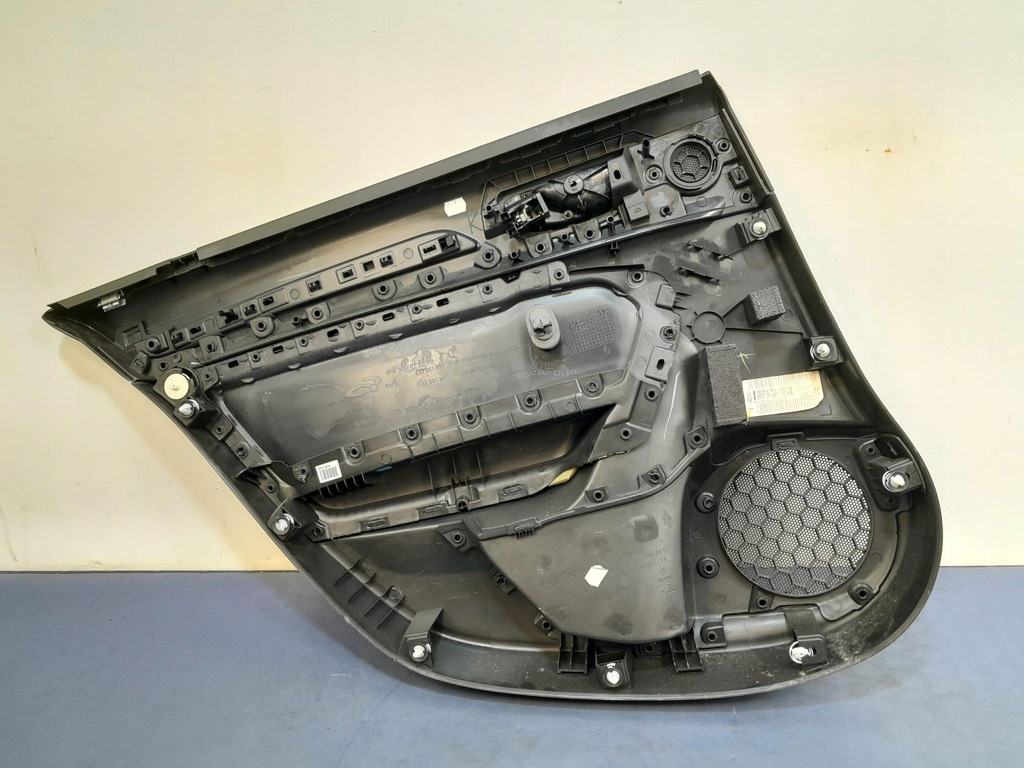 фото №4, Renault megane iv kombi оббивка двері задня правий