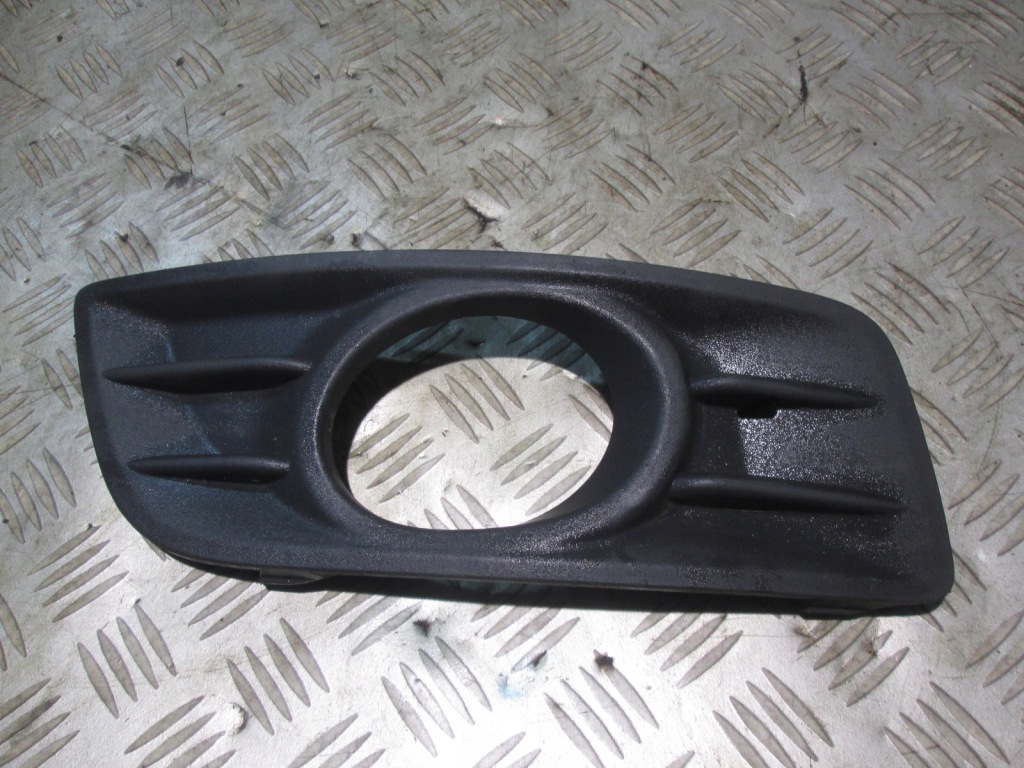 фото №1, Решітка бампера перед права volvo v50 lift