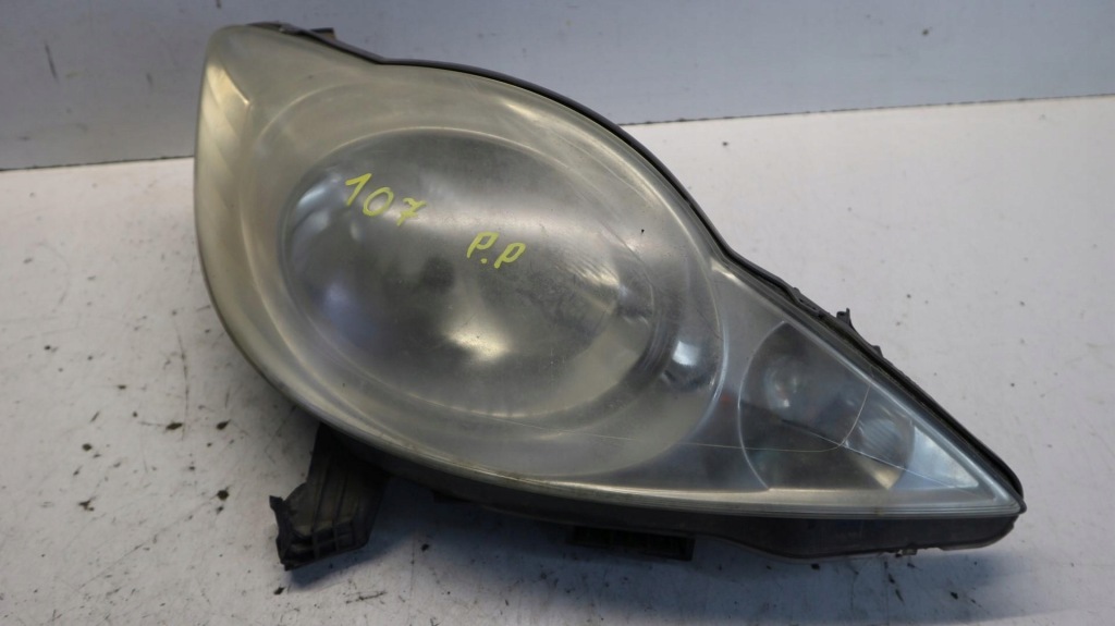 фото №1, Лампа правая передняя перед peugeot 107 81110-0h030 89033104 #