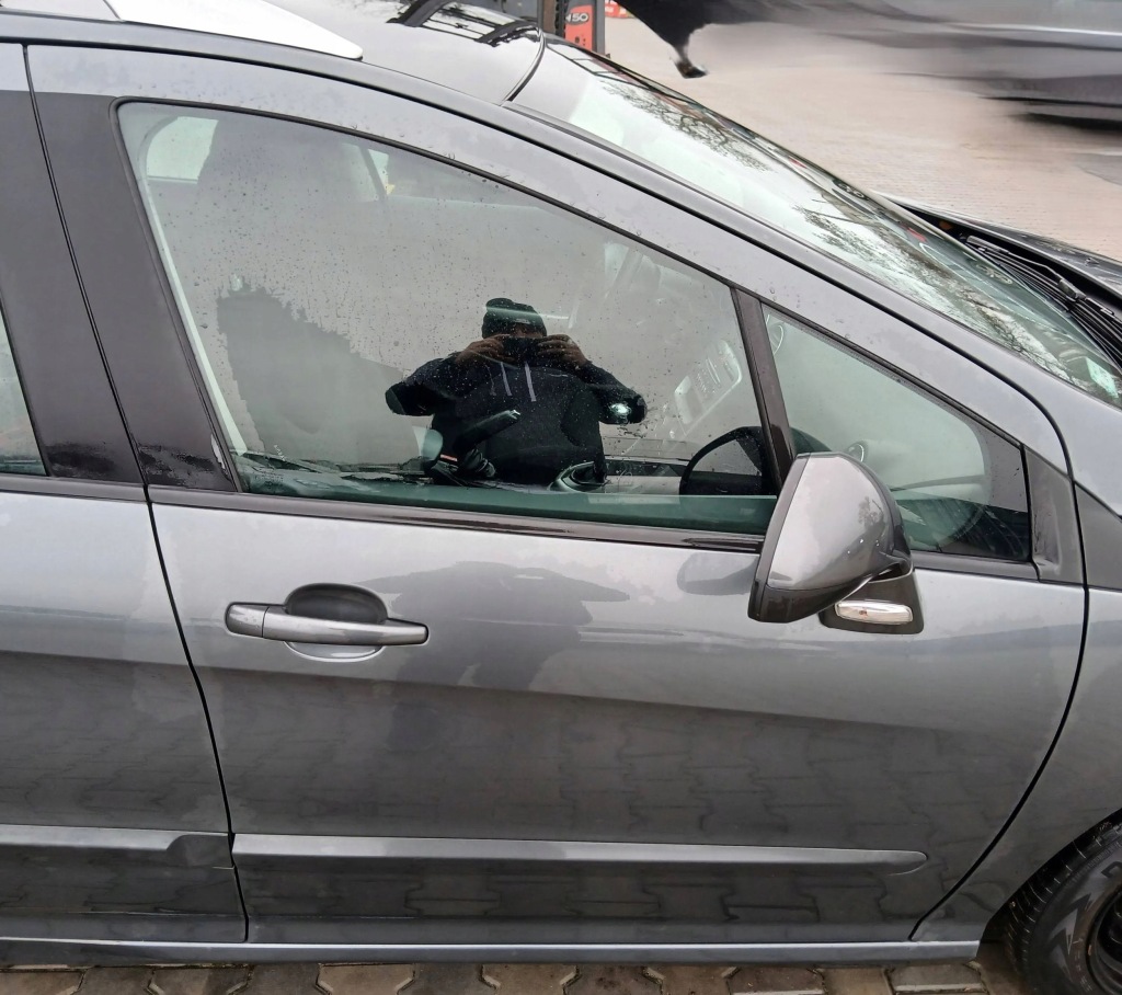 Peugeot 308 t7 sw дверь правая  перед 5d kol ktpd 2009r Недорого