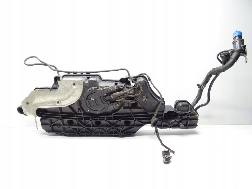 Купить Бак жидкость adblue помпа a0994711200 1.5 cdi mercedes w177 a-klasa