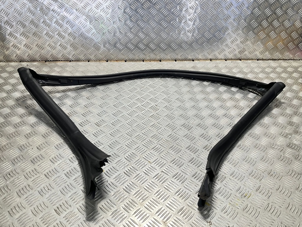 фото №1, Прокладка стекло лобовое mercedes slk r172