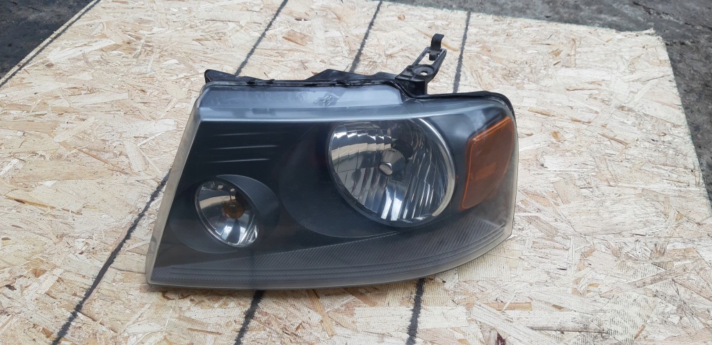 фото №1, Лампа левая ford f150 f 150 04-08r czarna