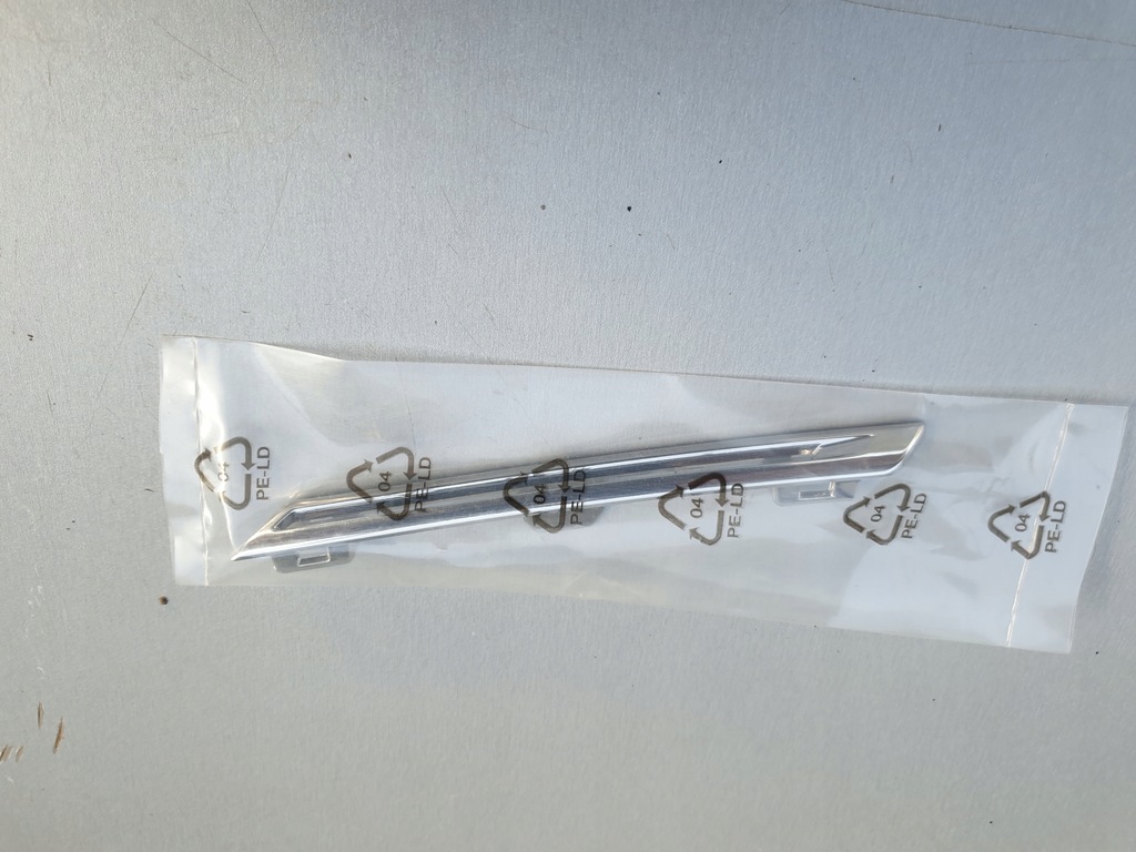 фото №1, Megane iv молдинг хром решітка решітка новий оригінальний номер