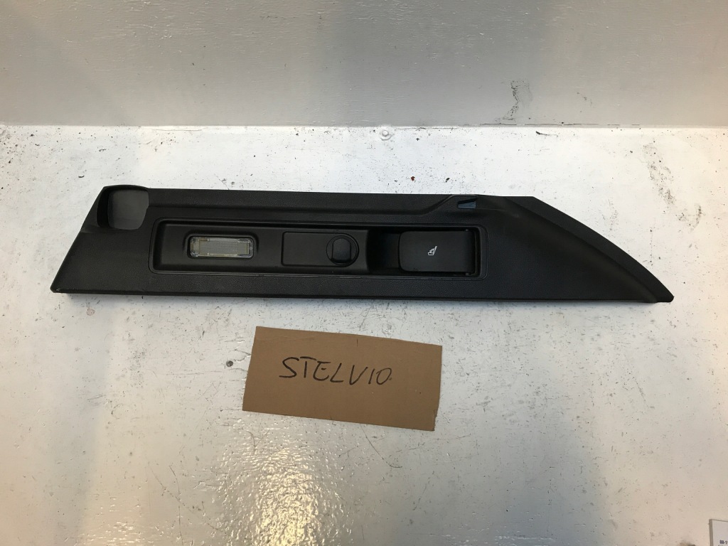 Купити Alfa romeo stelvio 156122898 задній обшивки багажника