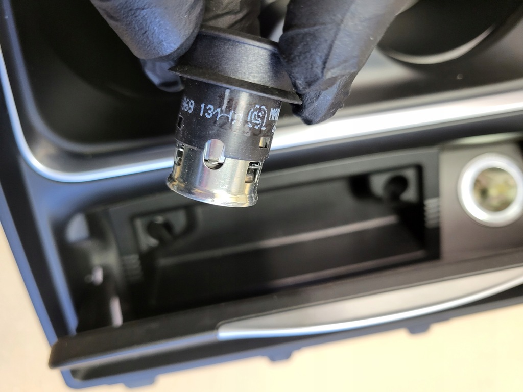 фото №8, Бардачок кронштейн na чашка підсклянник рамка прикурювач роз'єм bmw 3 f30 оригінальний номер eu