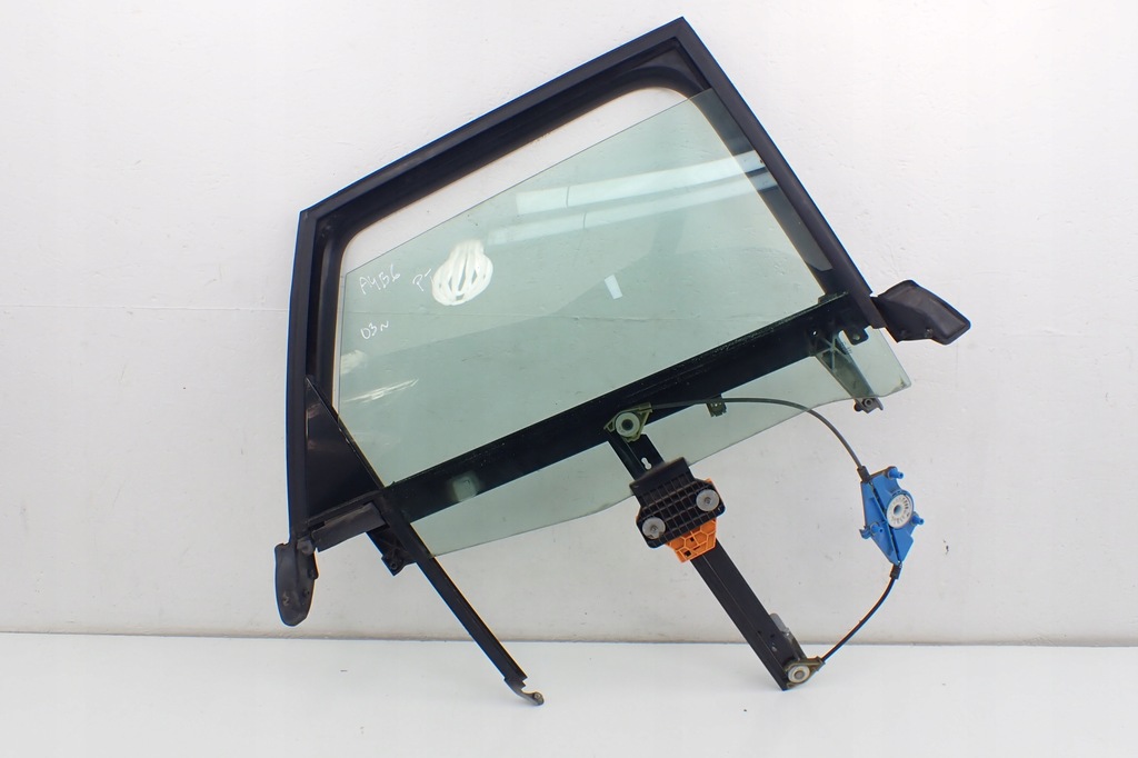 фото №7, Audi a4 b6 рамка с стекло дверь прокладка правый задняя задняя правый