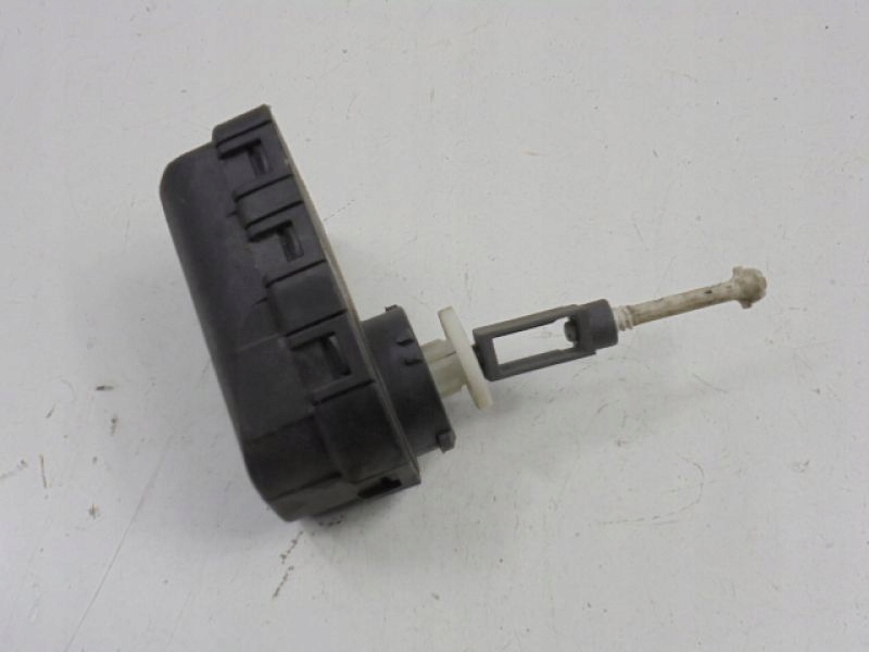 фото №7, Mercedes e w210 моторчик регулювання фара