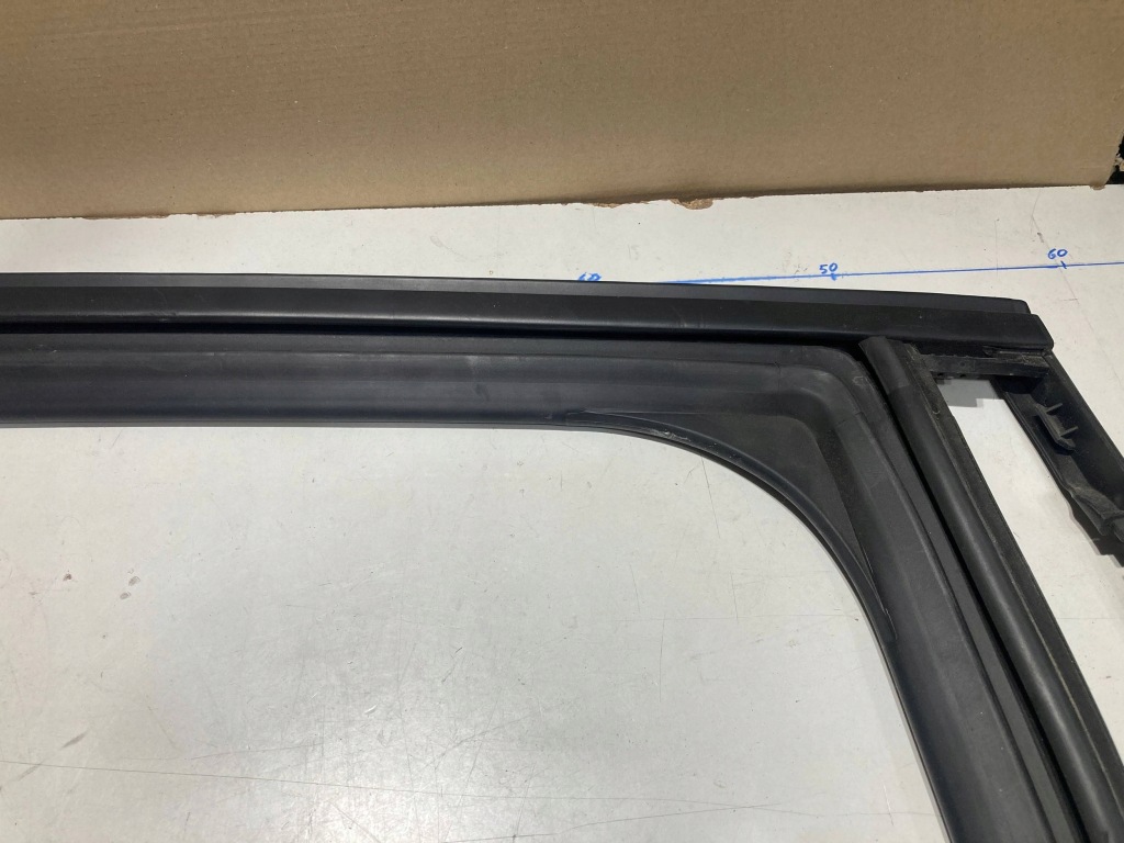 фото №3, Прокладка стекло дверь правая задняя clio v 5 hb